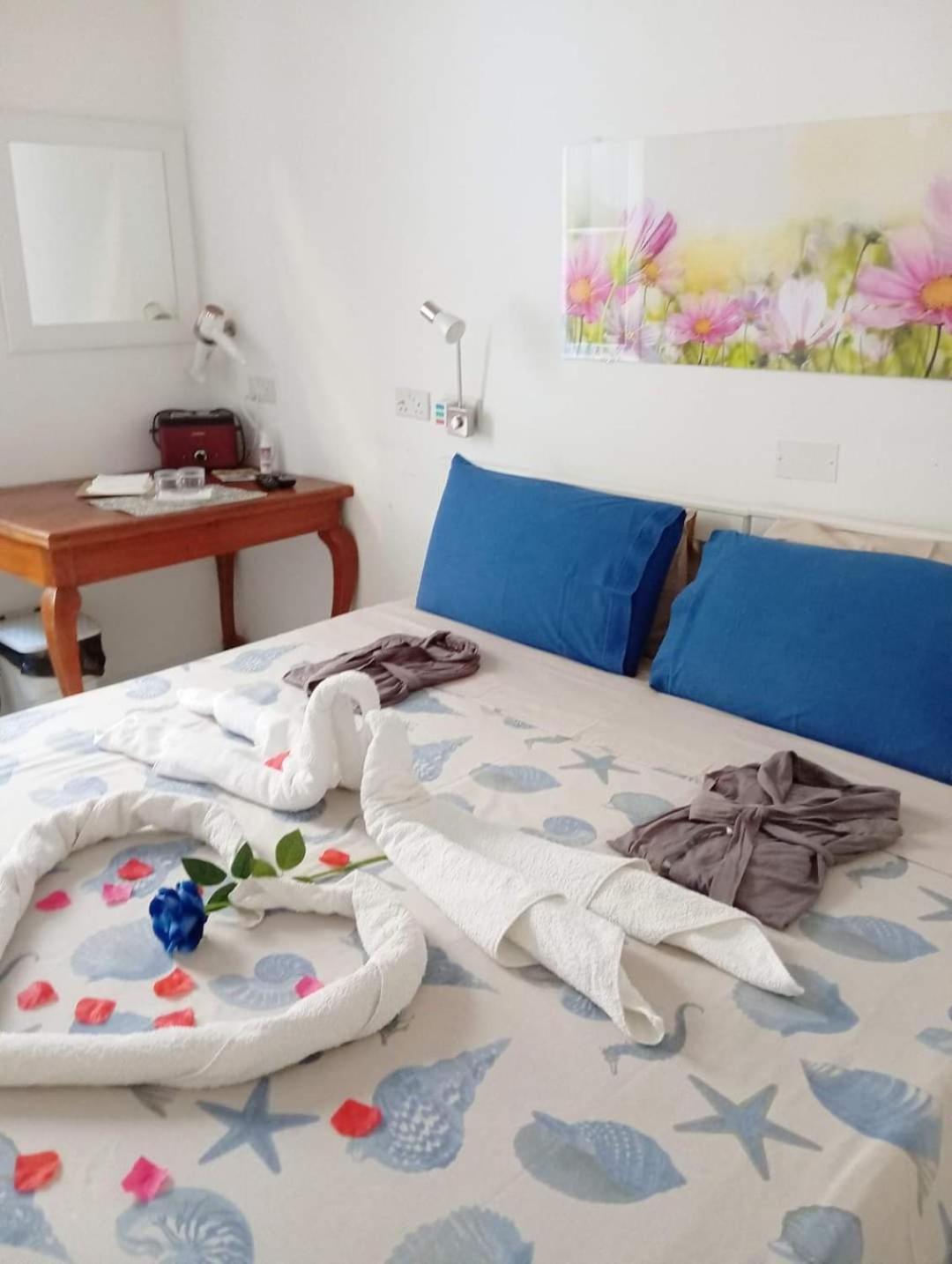 Corto Maltese Guest house *